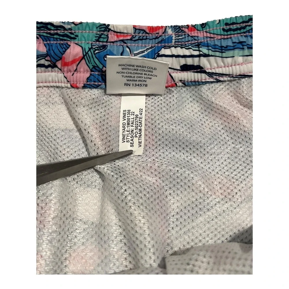 Vineyard Vines Men's L Swim Trunks Fish Print Drawstring Lined‎ Pockets Blue